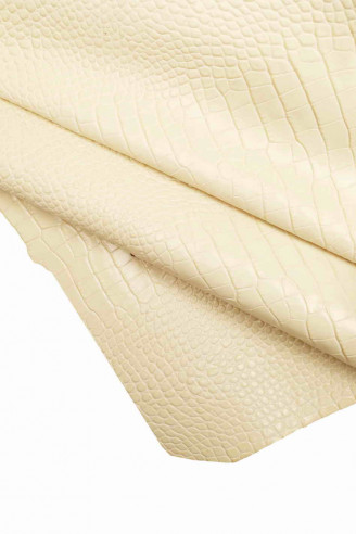 PELLE italiana, mezzo VITELLO stampato cocco color beige chiaro, abbastanza lucido, molto rigido, look classico/elegante