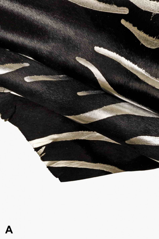 Pelle di CAVALLINO stampa ZEBRA, vitello pony nero con  disegno animalier laminato, pellame stampato metallizzato
