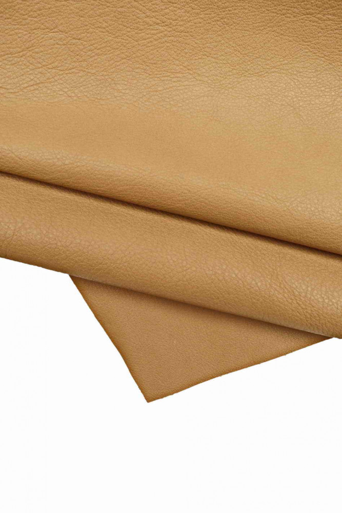 PELLAME BEIGE con grana, pelle sportiva effetto stropicciato, vitello morbido semi lucido