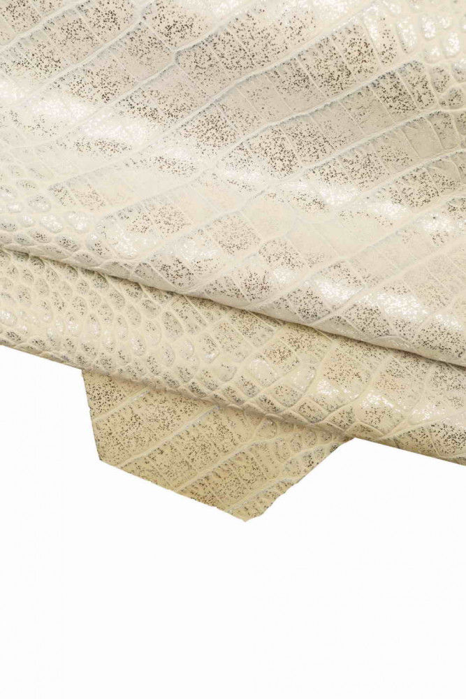 Pelle stampa COCCODRILLO celeste con sfumature beige, pellame motivo cocco con glitter, vitello luminoso morbido