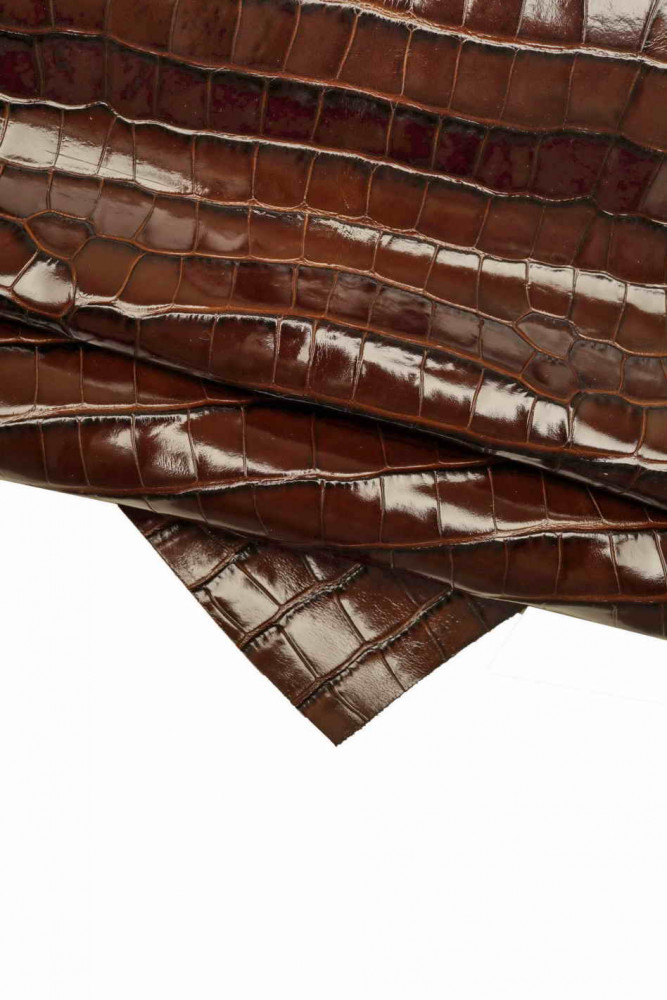 Vitello stampa COCCODRILLO marrone, pelle lucida stampata, pellame classico motivo cocco semi-rigido, 0.8-1.0 mm