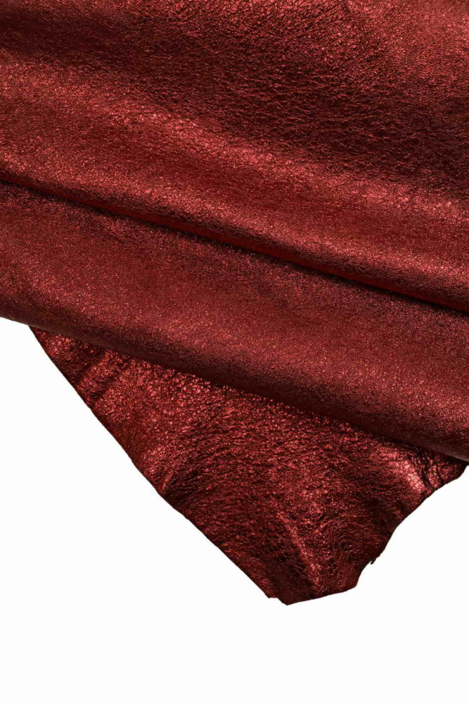 Pelle laminata ROSSO scuro, capra morbida metallizzata bordeaux, pellame luminoso effetto stropicciato