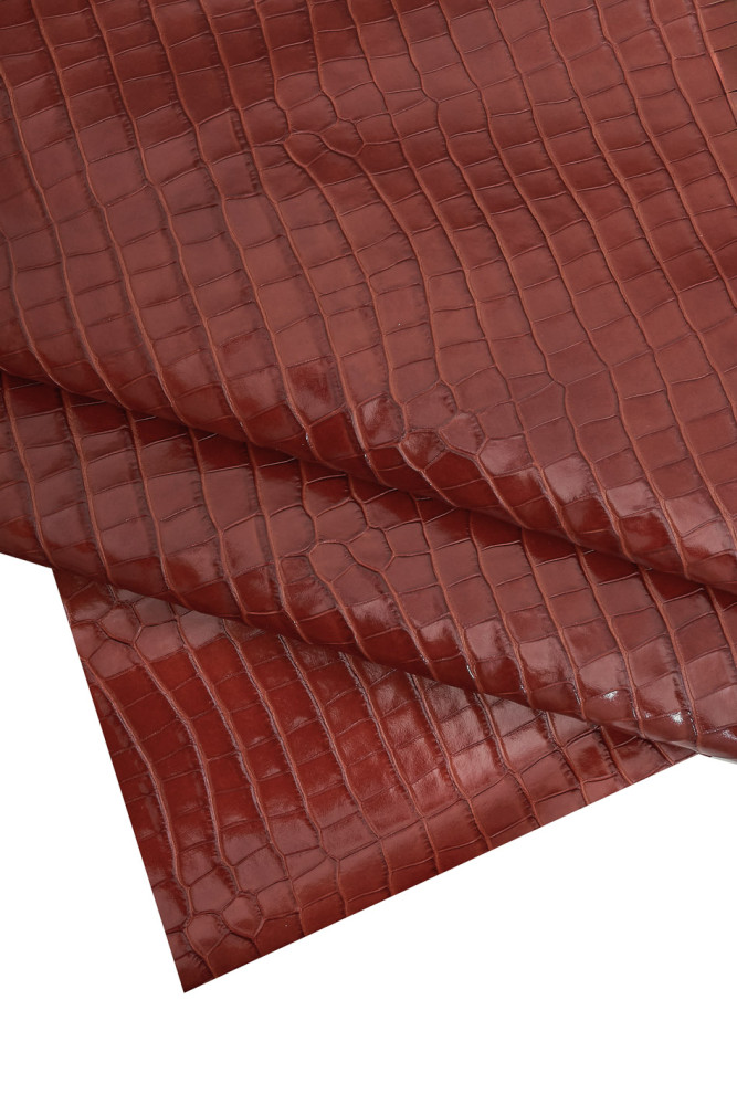 Reddish brown CROCODILE embossed leather hide, glossy croc printed cowhide, classic calfskin 0.9 - 1.1 mm