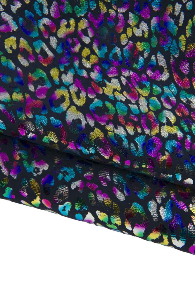 Pelle LEOPARDO multicolor su base blu notte, pellame laminato stampa animalier ghepardo, capra scamosciata vivace