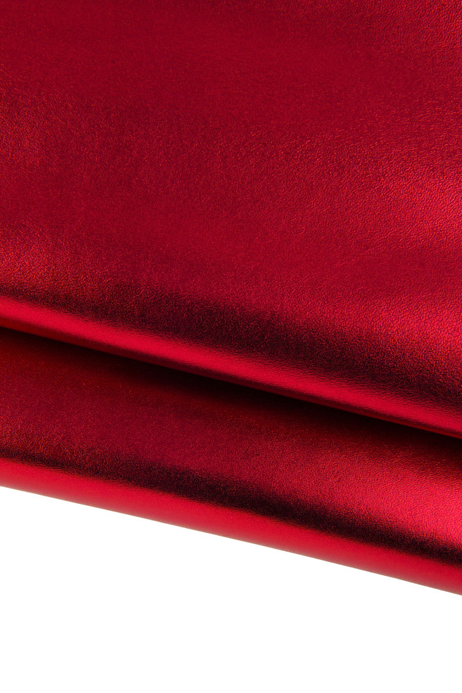 Pellame LAMINATO rosso, agnello liscio metallizzato, pelle rossa morbida 1.0 - 1.2 mm per il fai da te